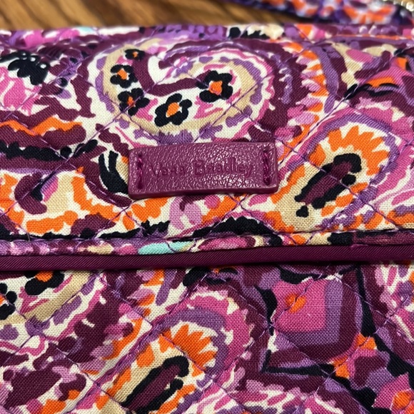 Very Bradley Iconic RFID All-in-One Crossbody/Wristlet Dream Tapestry print - Picture 6 of 11